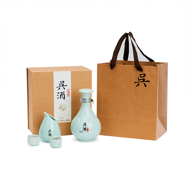 江南伴手礼| 吴酒经典礼盒 500ml 陶瓷分酒器 2个酒盅 配手提袋