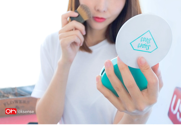 oksense魔镜移动电源5000毫安LED灯化妆镜充电宝女性迷你便携创意