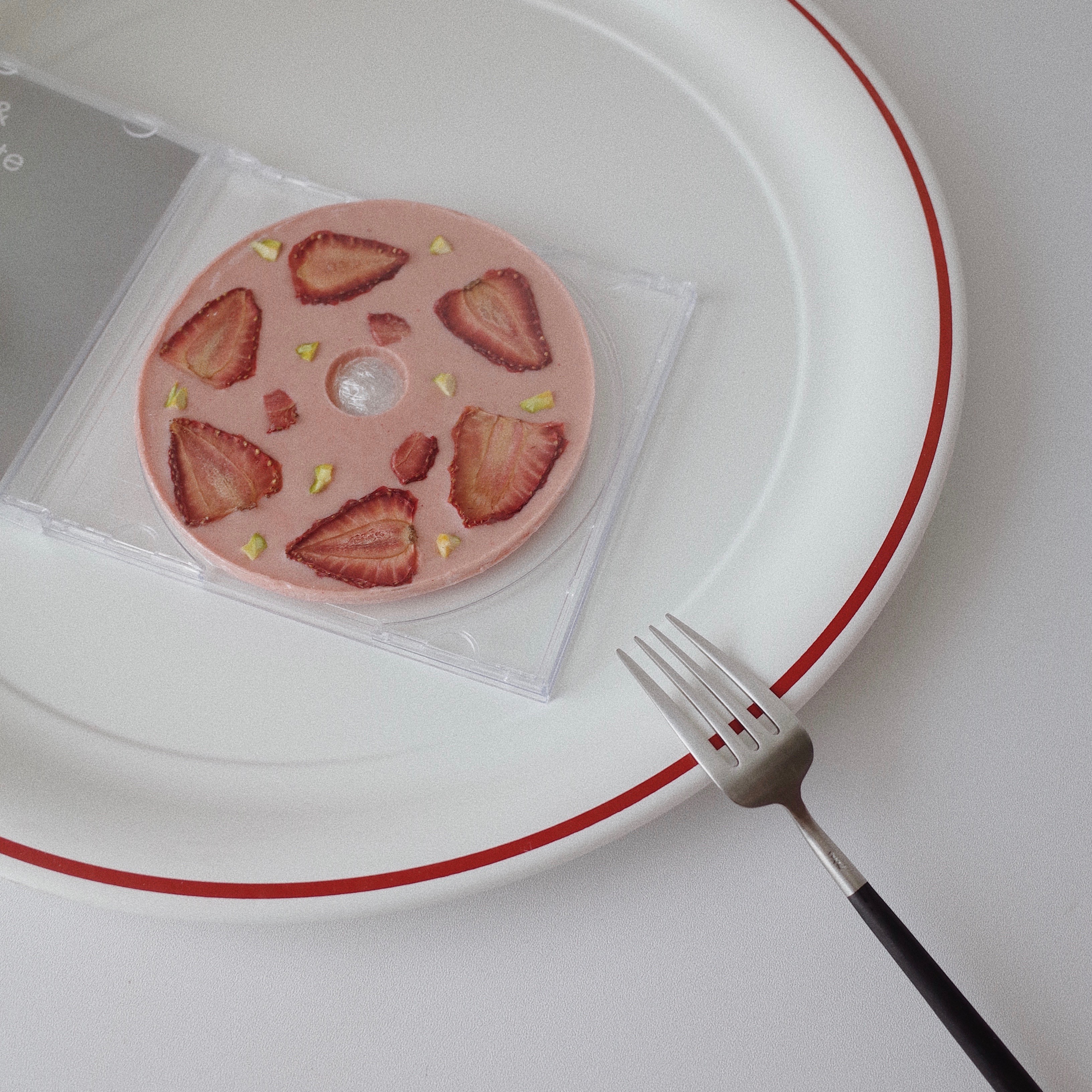 komistudio草莓开心果CD手工巧克力伴手礼生日礼物零食送女友